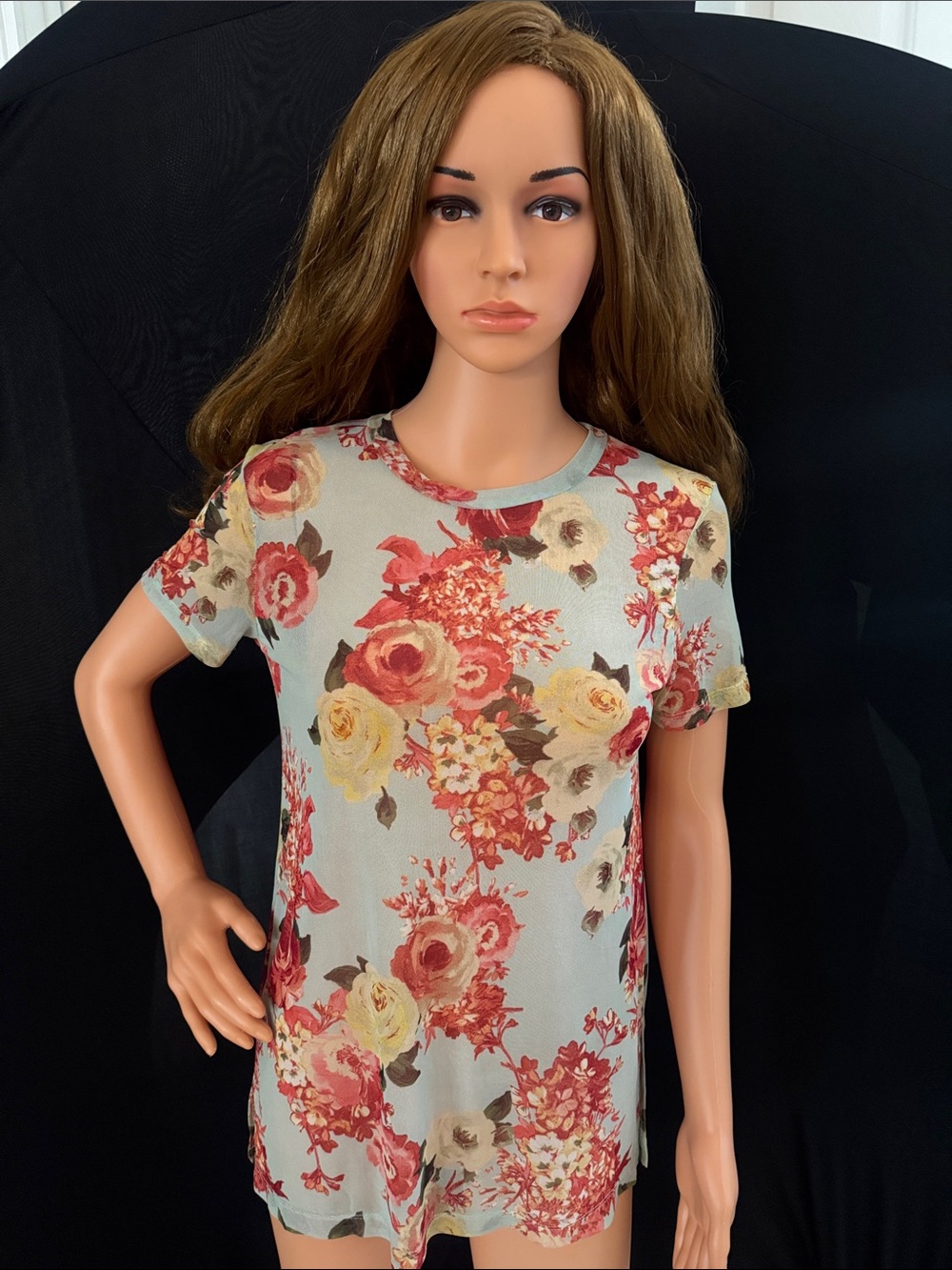 Floral Short-Sleeve Crewneck Top - Light Blue with Pink & Yellow Roses